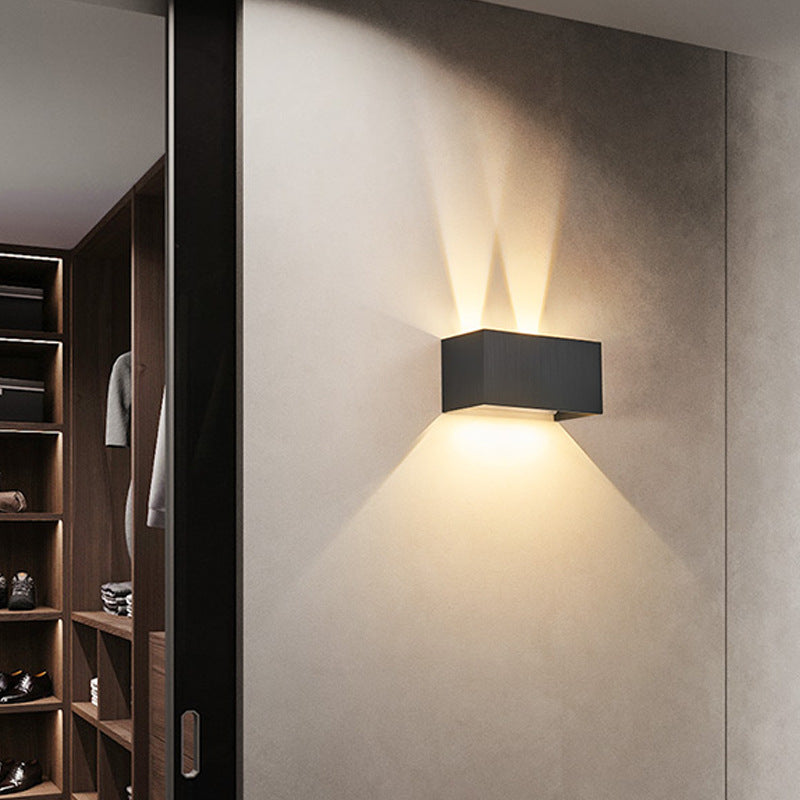 Delira Minimalistische LED Wandlamp met Verstelbare Lichtbundel