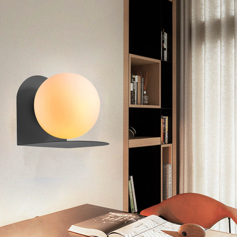 Delira Wandlamp Glasbol Mat Glas