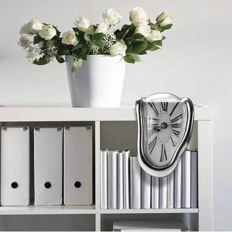 Delira Klok Smeltend Design Geïnspireerd op Dali