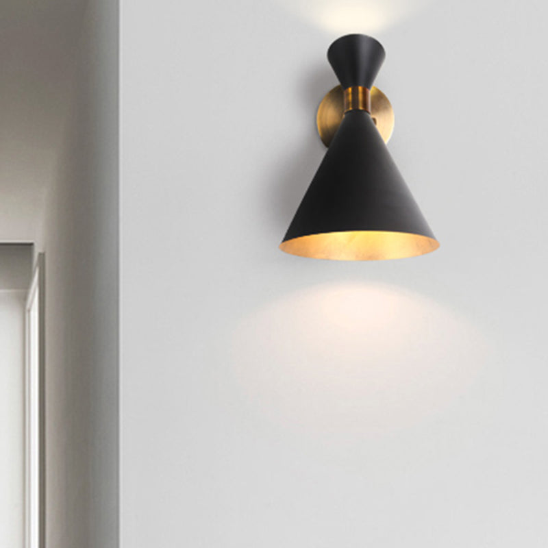 Delira Wandlamp Metaal Flared Modern