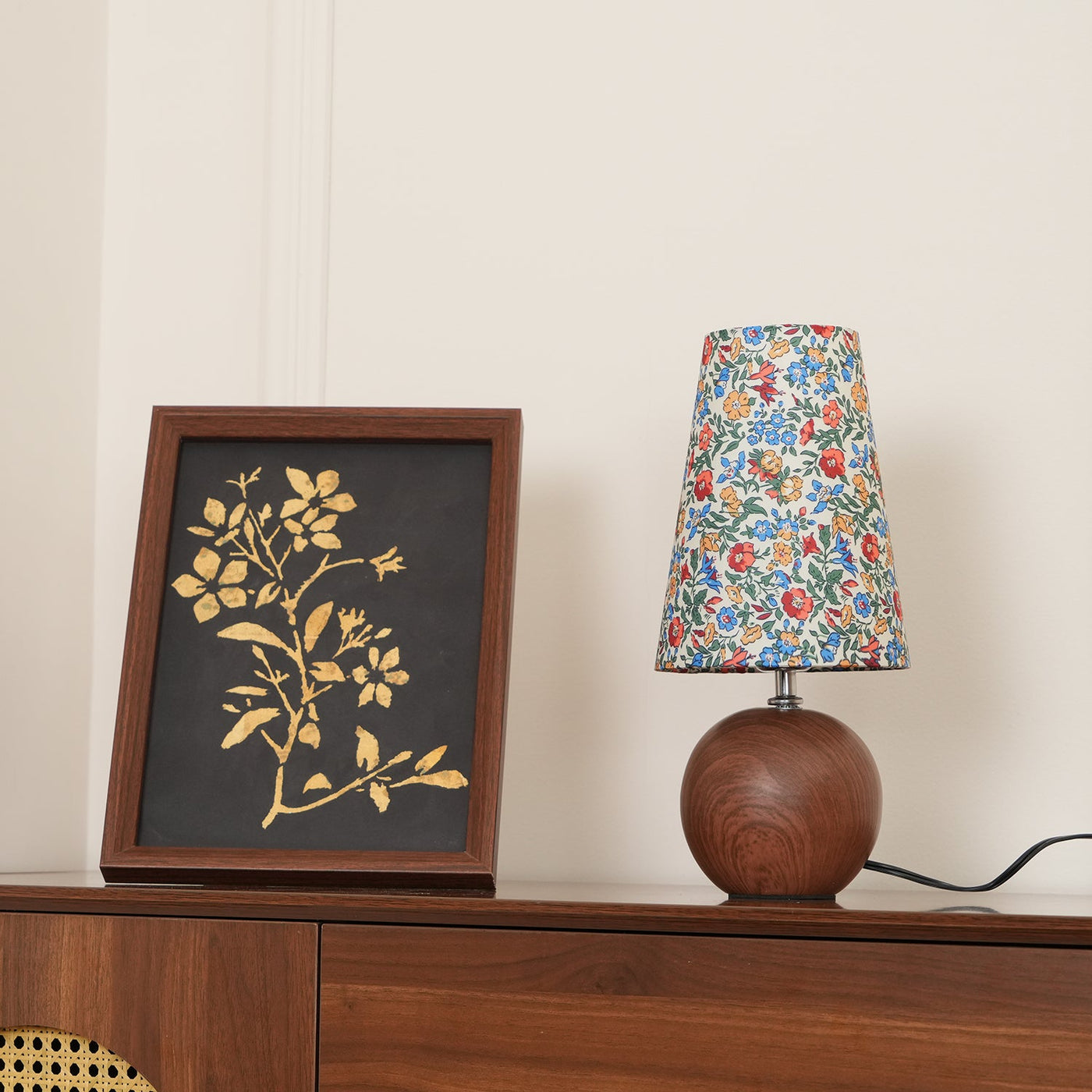 Delira Tafellamp Bloemmotief en Houten Voet