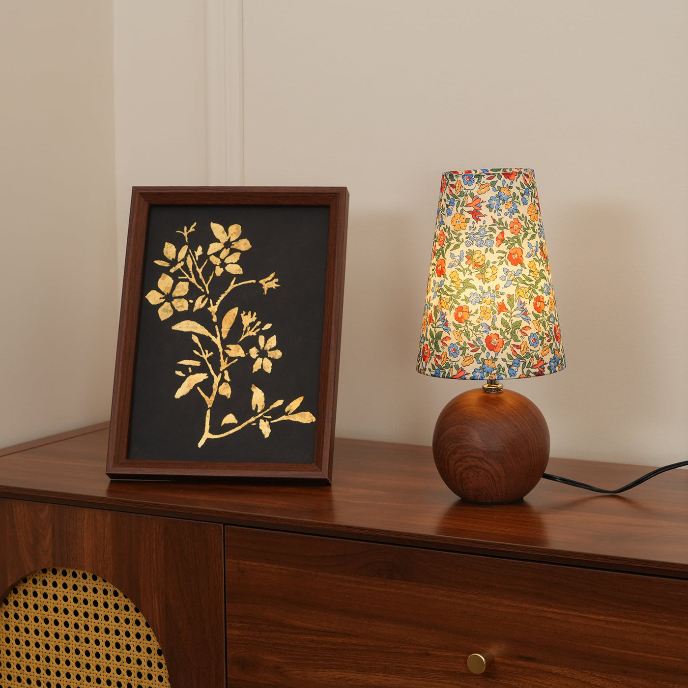 Delira Tafellamp Bloemmotief en Houten Voet