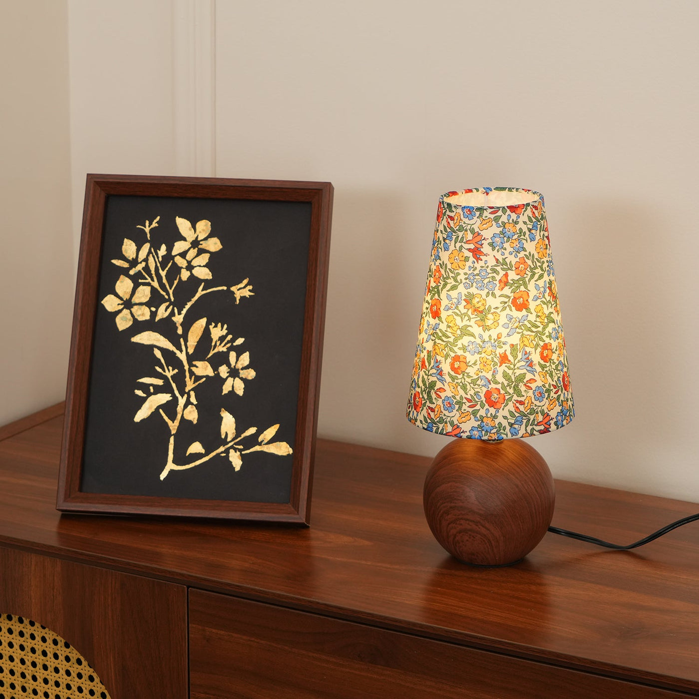 Delira Tafellamp Bloemmotief en Houten Voet
