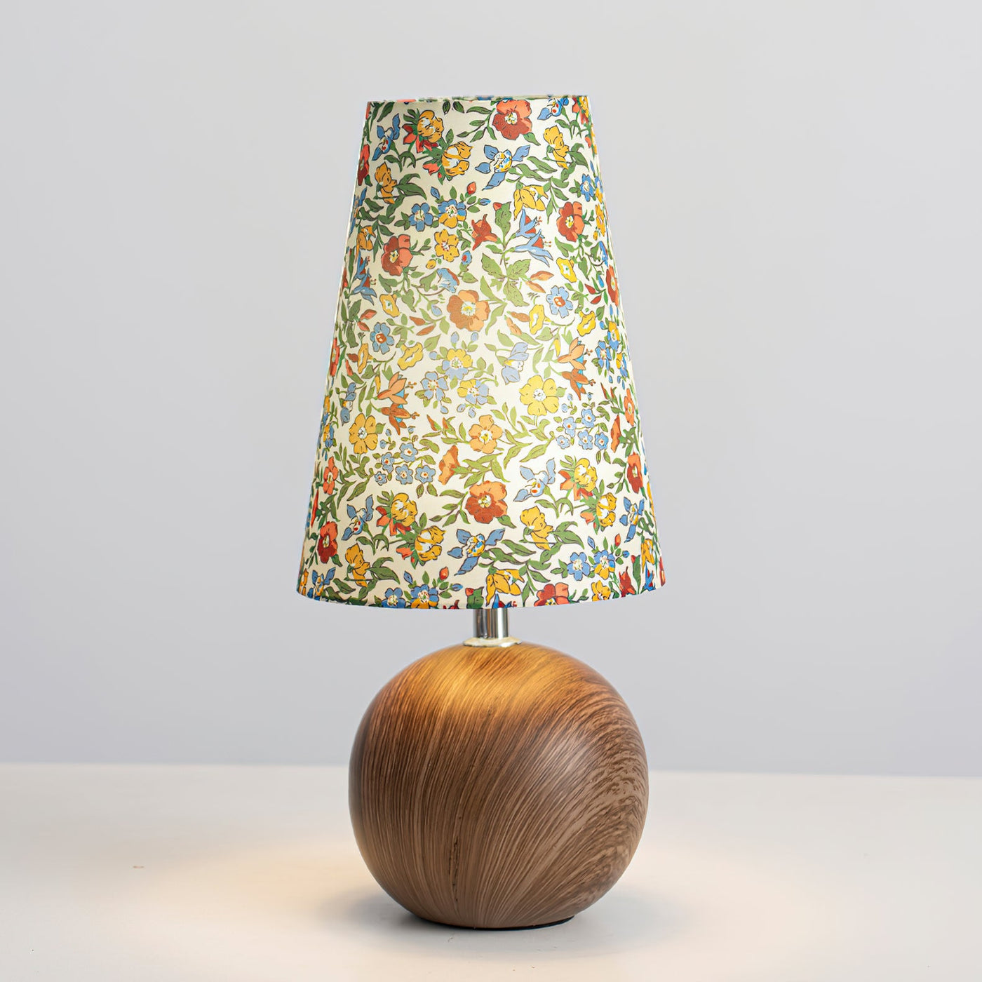 Delira Tafellamp Bloemmotief en Houten Voet