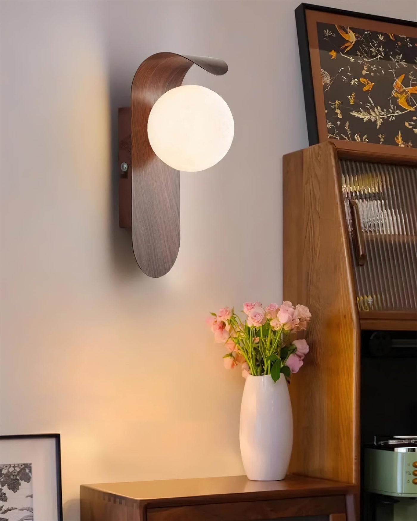 Delira Wandlamp Gebogen Houtlook Glasbol