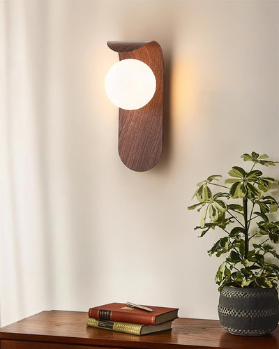 Delira Wandlamp Gebogen Houtlook Glasbol