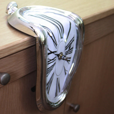 Delira Klok Smeltend Design Geïnspireerd op Dali