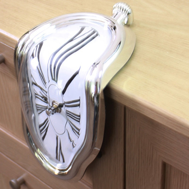 Delira Klok Smeltend Design Geïnspireerd op Dali
