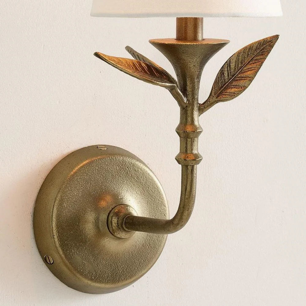 Delira Wandlamp Bloemvorm Antiek Messing