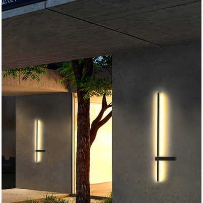 Delira Buiten Wandlamp met Modern Pijlerdesign