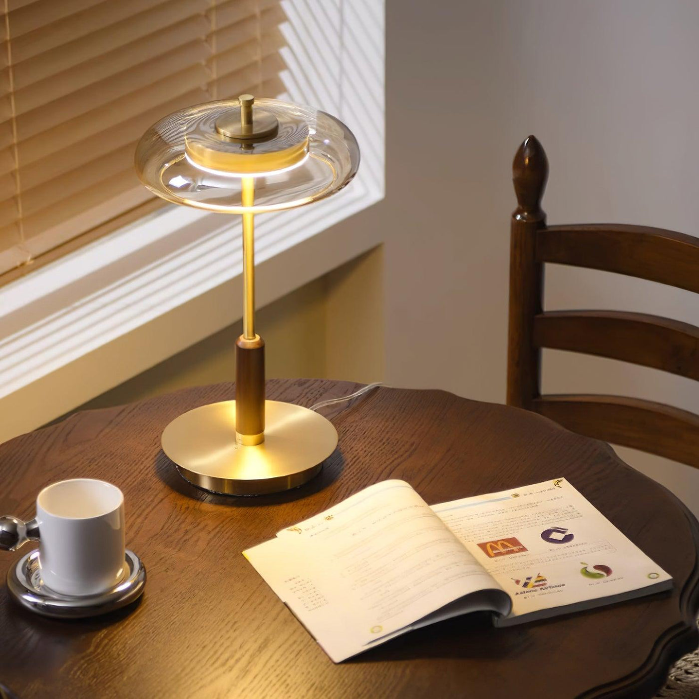 Delira Tafellamp Glas en Messing Modern Design