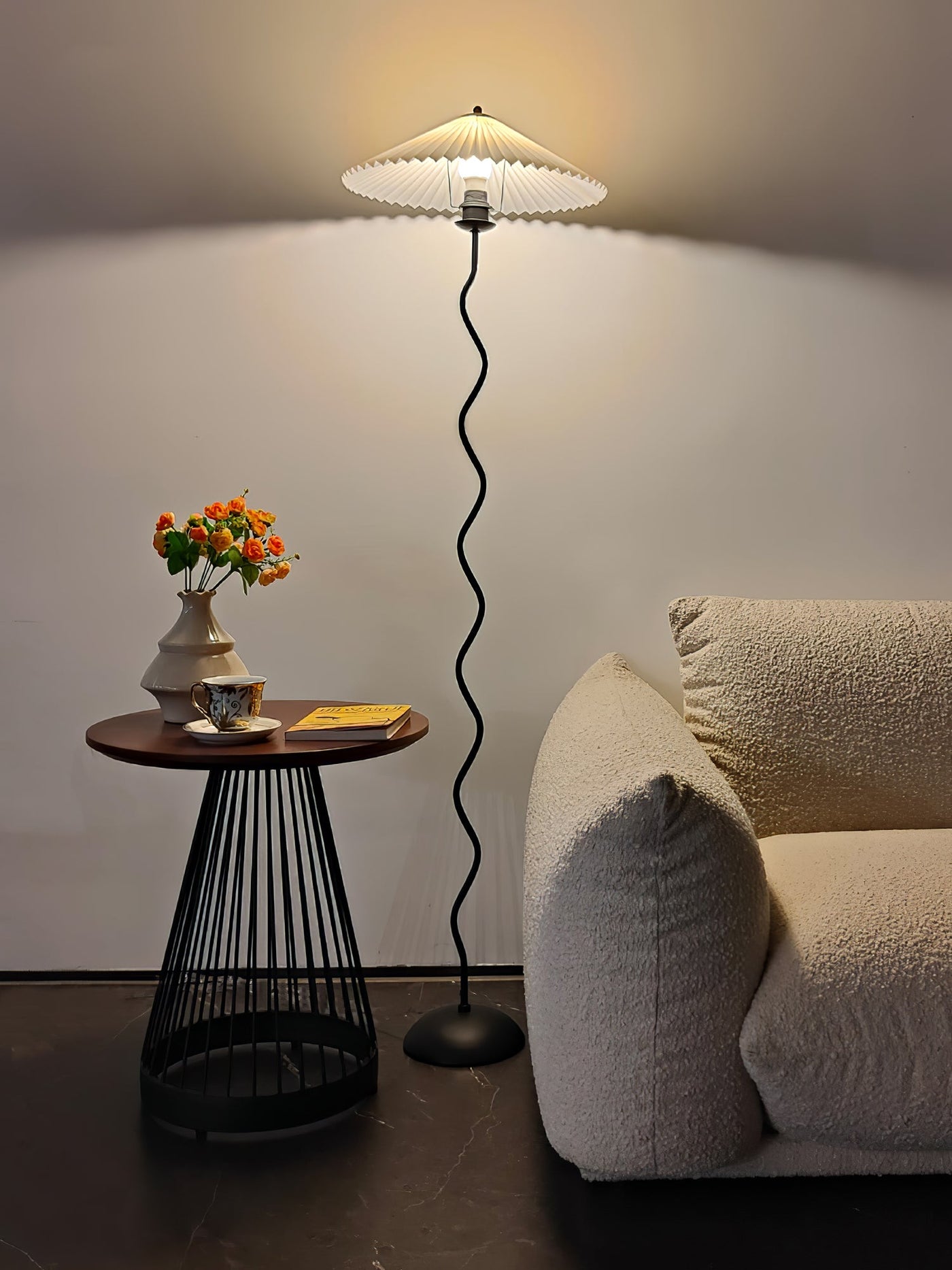 Delira Staande Lamp Golvend Ontwerp