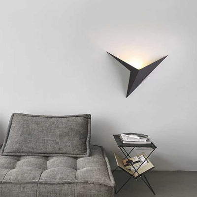 Delira Wandlamp Driehoek Metaal Design